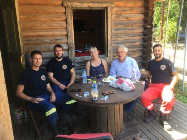 Η Μαίρη Χουλιέρη επισκέφτηκε εθελοντές πυροσβέστες στο Προκόπι