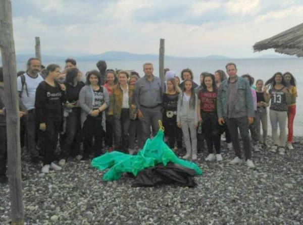 Καθάρισαν την παραλία των Πολιτικών