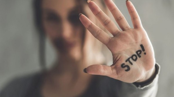 ΕΝΔΟΟΙΚΟΓΕΝΙΑΚΗ ΒΙΑ: Τρία θύματα μεταφέρθηκαν σε ασφαλή καταλύματα