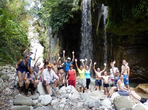 Πήγαν στο μέρος που ... πάντα βρέχει