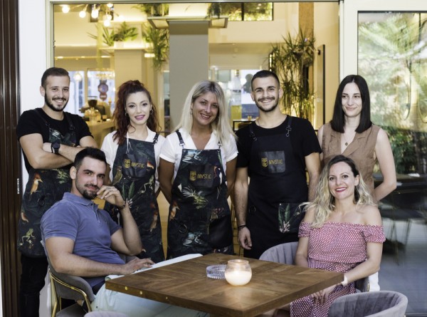 Η τρελοπαρέα του ...MYSTICου κήπου!