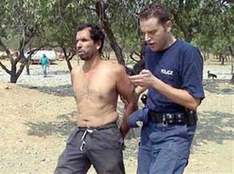 Τσιγγάνοι τραυμάτισαν αστυνομικούς πετώντας καρέκλες και ξύλα