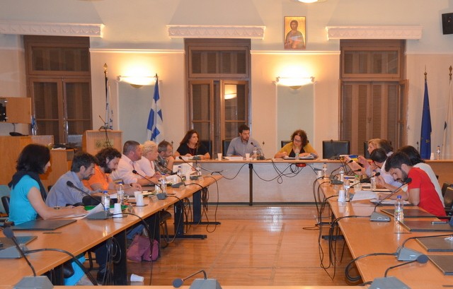 Δίνει άδειες σε μαγαζιά το Συμβούλιο της Δημοτικής Κοινότητας Χαλκίδας