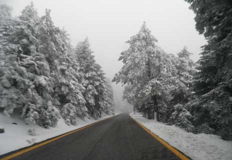 Η Ελλάδα ντύνεται στα άσπρα- Επελαύνει ο χιονιάς