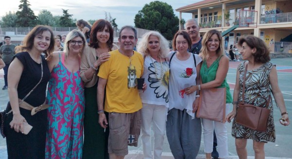 ΧΑΛΚΙΔΑ: Αποχαιρετιστήριο πάρτι με κέφι και συγκίνηση για τον αναμορφωτή του 2ου Λυκείου Χαλκίδας