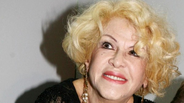 ΚΑΙΤΗ ΓΚΡΕΥ: Σε λαϊκό προσκύνημα η σορός - Την Τετάρτη η κηδεία (VIDEO)