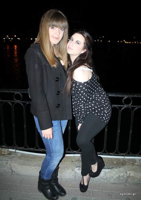 Εχουν όρεξη οι δύο φίλες