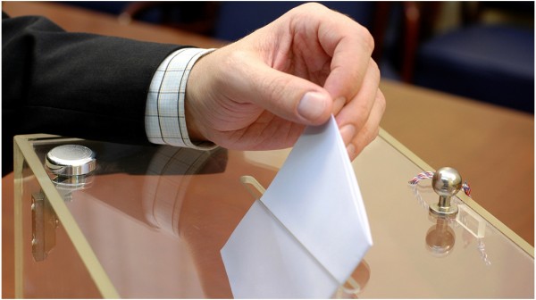 Δημοσκόπηση έκπληξη δείχνει πτώση Μητσοτάκη και άνοδο Τσίπρα