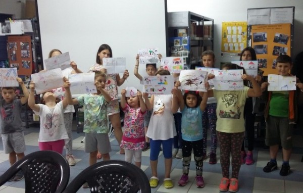 ΔΗΜΟΤΙΚΗ ΒΙΒΛΙΟΘΗΚΗ ΚΑΘΕΝΩΝ: Καθημερινές ιστορίες από παιδιά