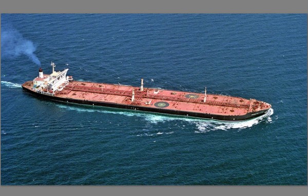 ΡΩΣΙΚΟ ΤΑΝΚΕΡ ΣΤΗΝ ΚΑΡΥΣΤΟ: Υπάρχει κίνδυνος να τιναχθεί το πλοίο στον αέρα