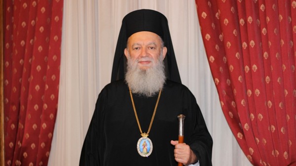 Θείες λειτουργίες από τον Μητροπολίτη για μαθητές σχολείων