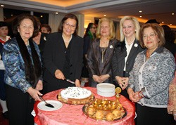 Λύκειο Ελληνίδων Χαλκίδας: Εκοψε την πίτα με χορούς και κάλαντα