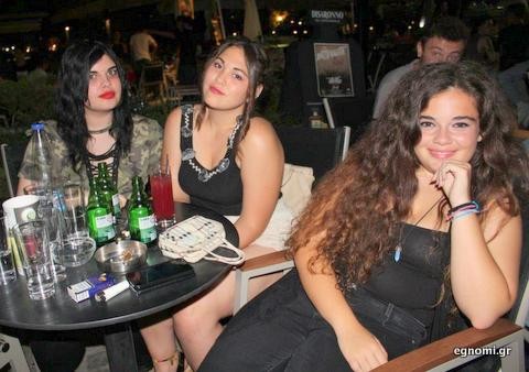 Σοβαρή ναι, σνομπ όχι