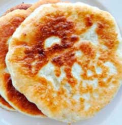 Τηγανόψωμο γεμιστό με φέτα