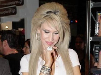 Τι χαζεύει η Πετρούλα;