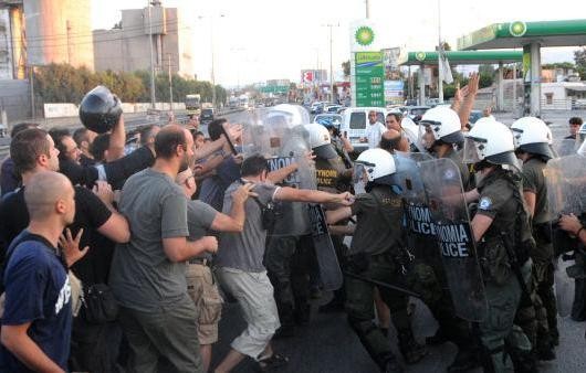 Οι υπουργοί είναι υπάλληλοι των βιομηχάνων