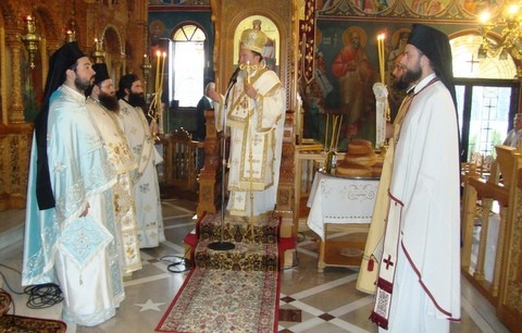 Θείες λειτουργίες για τους υποψήφιους των Πανελλαδικών Εξετάσεων