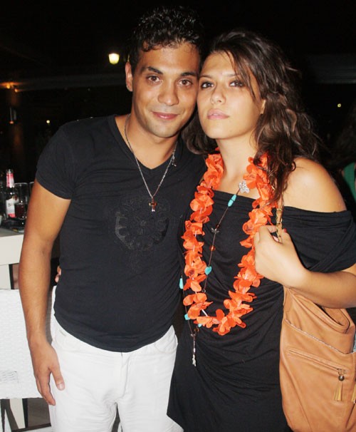 Με κόλλησε το βλέμμα της