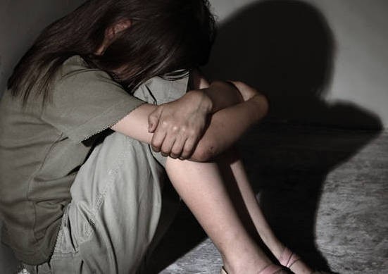 ΧΑΛΚΙΔΑ: Νεαρός κατηγορείται ότι βίαζε 8χρονο κοριτσάκι