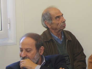 Έμεινε ...κάγκελο