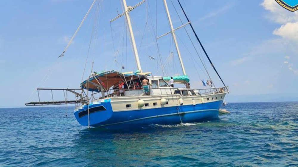 ΧΑΛΚΙΔΑ: Μηχανική βλάβη σε ιστιοφόρο