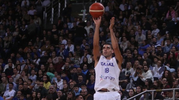 ΕΘΝΙΚΗ ΜΠΑΣΚΕΤ: Σούπερ εμφάνιση του Ευβοιώτη Νίκου Περσίδη στο ντεμπούτο του με τα γαλανόλευκα (VIDEO)