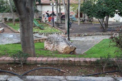 Βράχο - Βράχο τον καημό μου