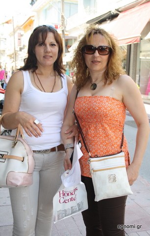 Βόλτα στις βιτρίνες και καφεδάκι