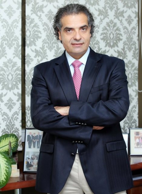 Φιλανθρωπική εκδήλωση με πλαστικό χειρουργό