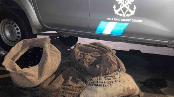 ΒΡΥΣΑΚΙΑ ΠΟΛΙΤΙΚΩΝ: Τρία άτομα ψάρεψαν παράνομα 4.000 αχινούς