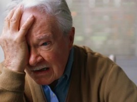 Παρίσταναν τους υπάλληλους της ΔΕΗ και τον έκλεψαν