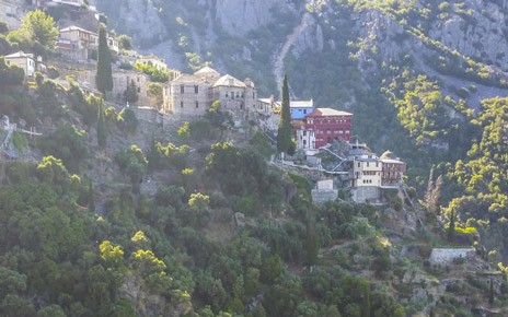 ΑΓΙΟ ΟΡΟΣ: Φωτιά σε εξέλιξη στη σκήτη της Αγίας Άννας