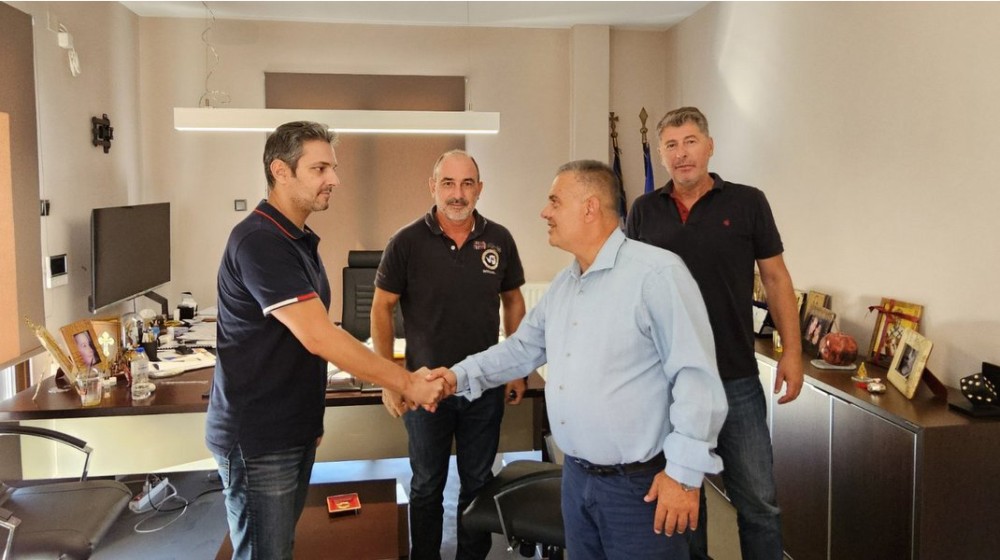 ΣΤΕΡΕΑ ΕΛΛΑΔΑ: Συνάντηση της Ενωτικής Περιφερειακής Κίνησης με τον Δήμαρχο Καμένων Βούρλων