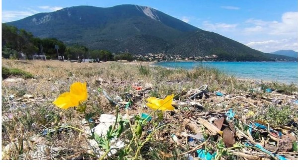 ΔΡΟΣΙΑ ΧΑΛΚΙΔΑΣ: Δράση καθαρισμού στην παραλία Βούθωνι