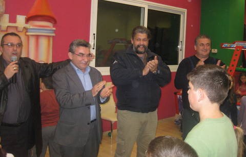 Η Ιερή Μητρόπολη βραβεύει τους αριστούχους μαθητές πολύτεκνων οικογενειών