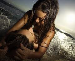 Χώθηκε για ερωτικό τρίο