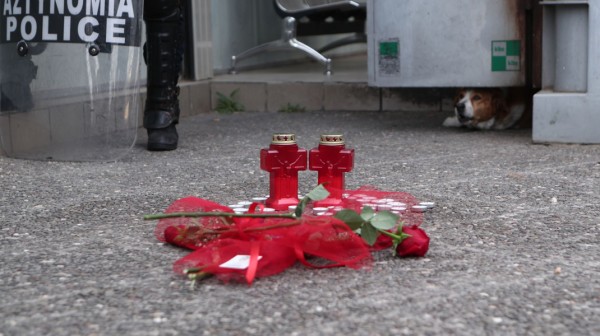 Άγιοι Ανάργυροι: Παράσταση πολιτικής αγωγής από την οικογένεια της Κυριακής Γρίβα για τους αστυνομικούς