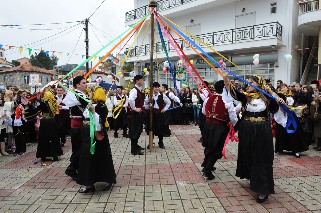 Γαϊτανάκι σε Καπαρέλλι, Βάγια, Πλαταιές και Λουτούφι