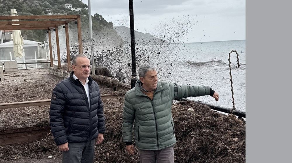 ΠΑΡΑΛΙΑ ΚΥΜΗΣ: Τα μεγάλα κύματα προκαλούν διαβρώσεις