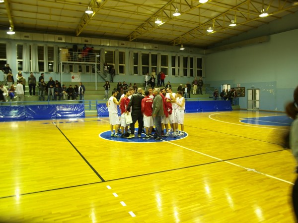 Άνετη νίκη για την Κύμη!