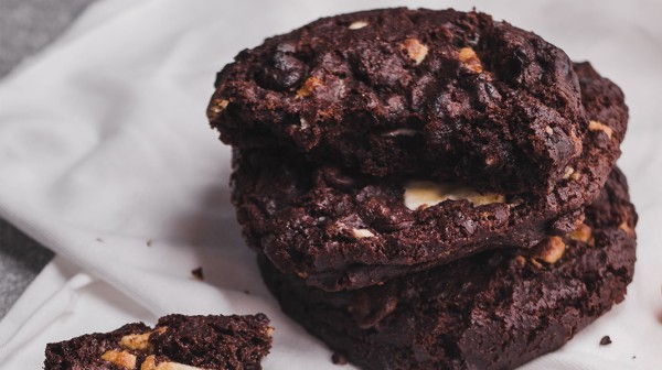 Μπισκότα σοκολάτας με καρύδια