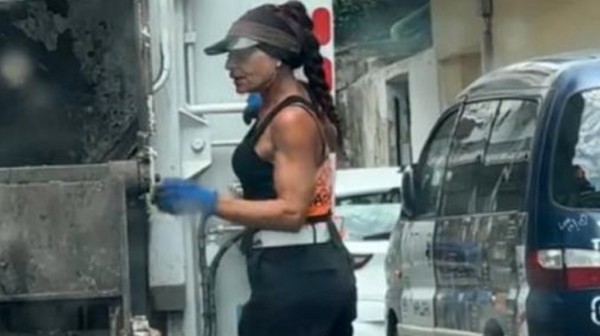 Ελένη Καρασταμάτη: Πέθανε ξαφνικά η 57χρονη εργαζόμενη στην καθαριότητα, που είχε γίνει viral στο TikTok