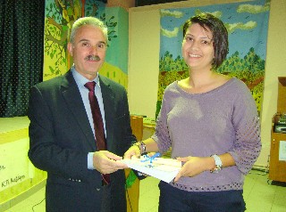 Ο Δήμαρχος βράβευσε τους πρωτοετείς φοιτητές