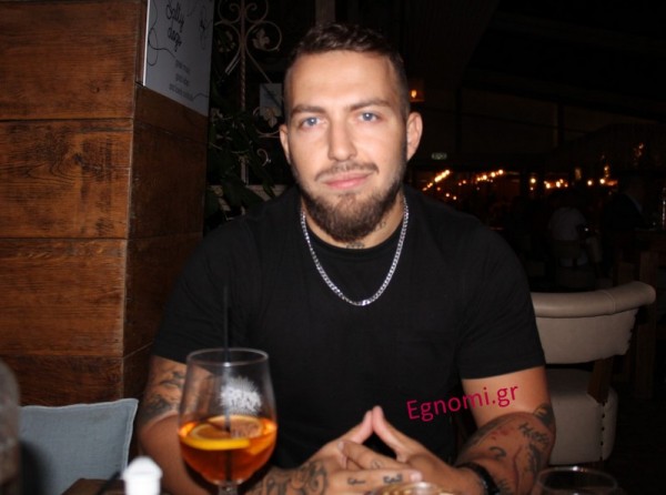 Δεν μπορεί να κρύψει την αδυναμία του!