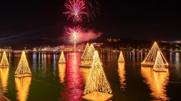 ΧΑΛΚΙΔΑ: Χριστουγεννιάτικες εκδηλώσεις στις γειτονιές της πόλης