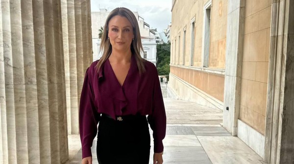 Η Κατερίνα Καζάνη εκλέχτηκε κοσμήτορας στη Βουλή