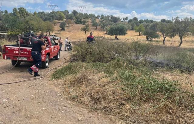 ΑΜΑΡΥΝΘΟΣ: Εκδηλώθηκε φωτιά σε χορτολιβαδική έκταση το μεσημέρι της Πέμπτης