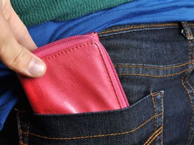 Θηλυκή συμμορία ξάφριζε πορτοφόλια