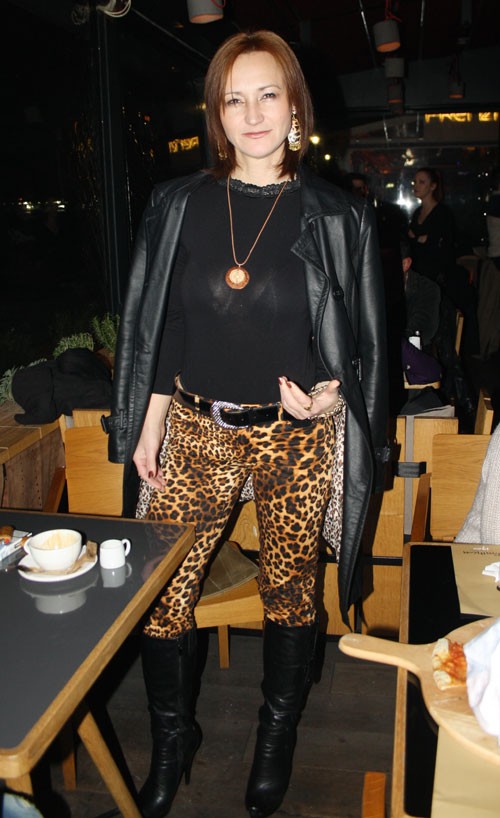 Μια τίγρης που μιλάει για γάτες και φίδια