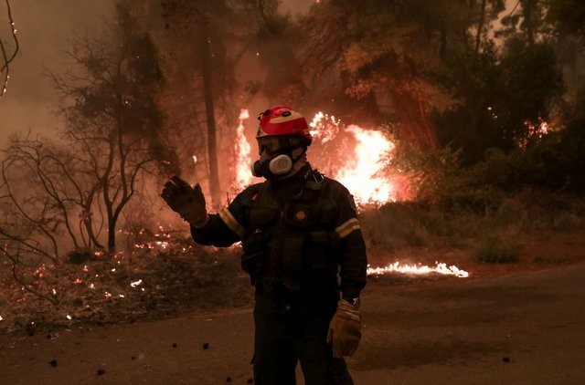 Γιάννης Κοντζιάς: Το ολοκαύτωμα θα γίνει εξαφάνιση της Εύβοιας - Στείλτε εναέρια μέσα